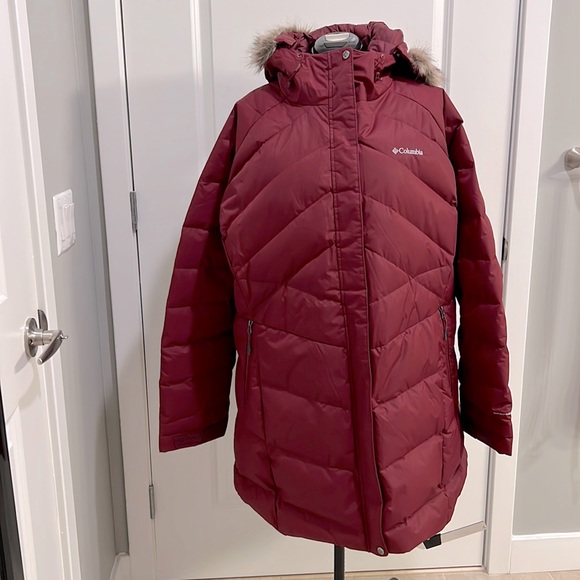 Columbia Jackets & Blazers - Columbia size 3X Plum/Marionberry long OmniTech RDS certified down hooded jacket